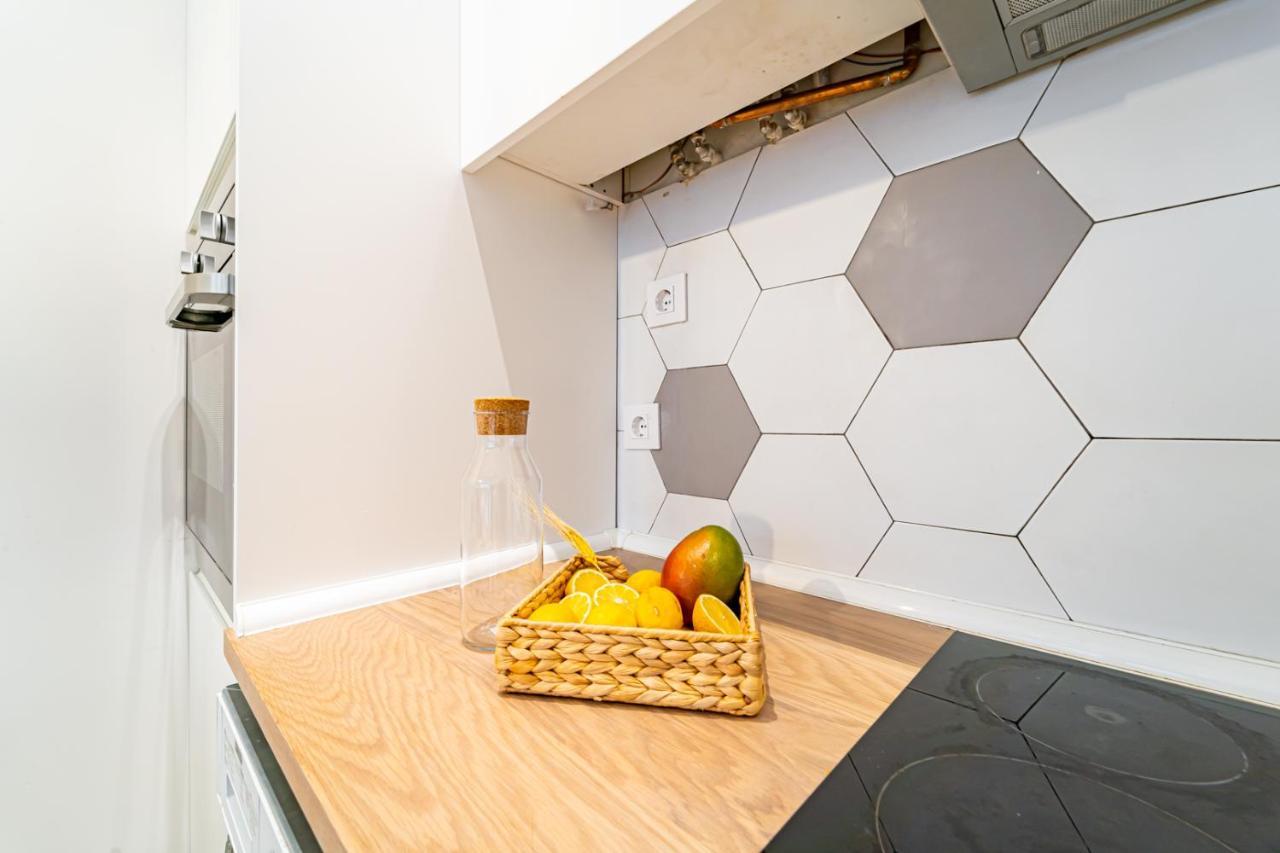 Edsam Madrid Apartments White Extérieur photo