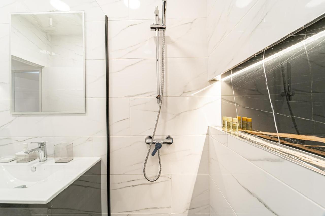 Edsam Madrid Apartments White Extérieur photo